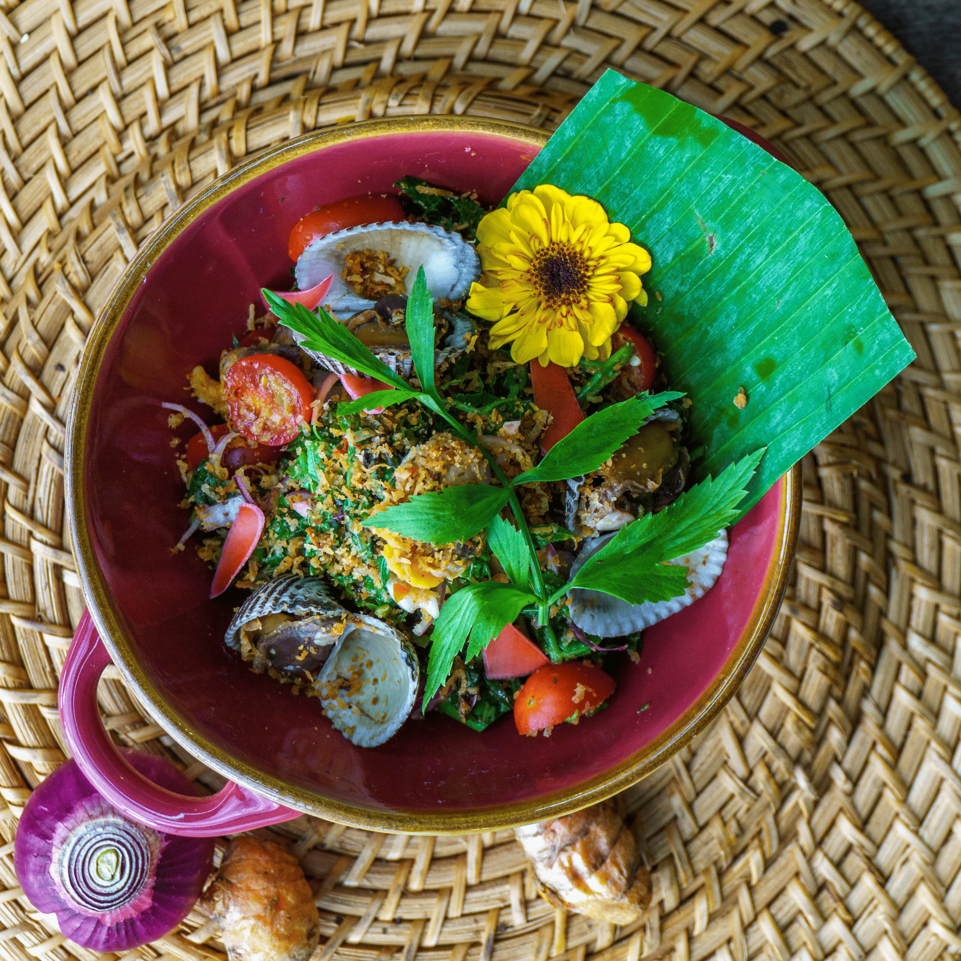 Kerabu Kerang Pucuk Paku